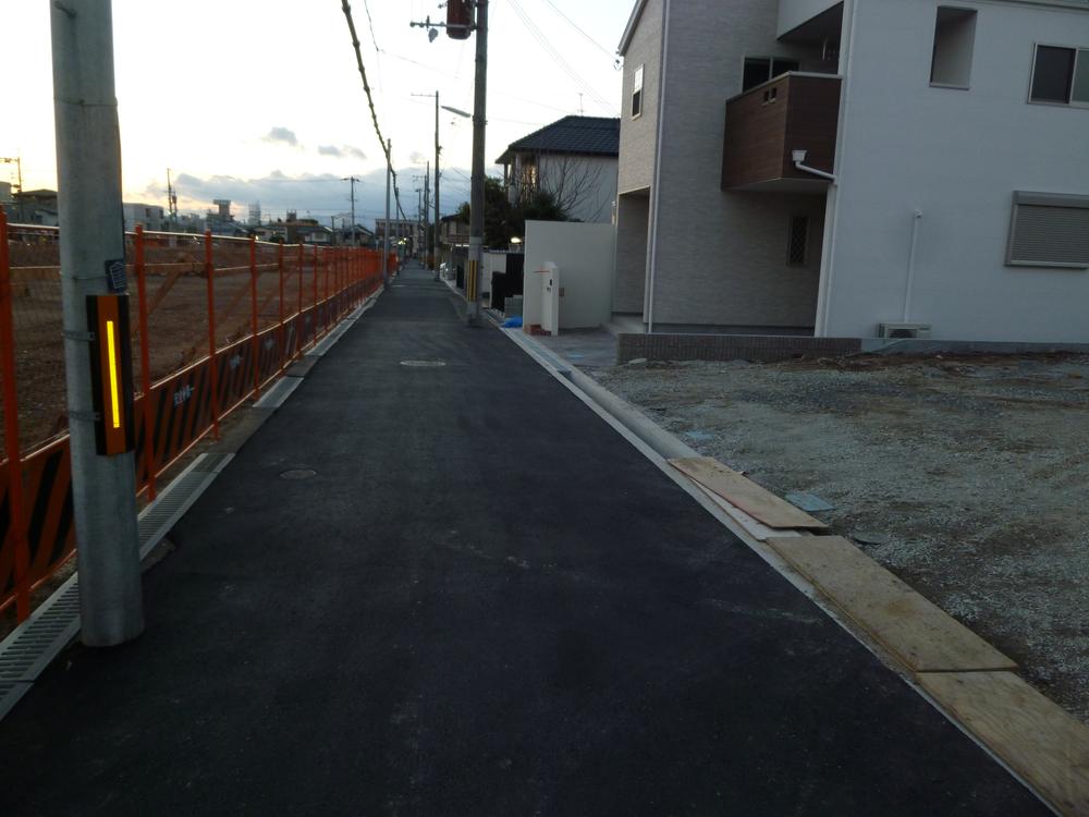 Local photos, including front road. Local (12 May 2013) Shooting