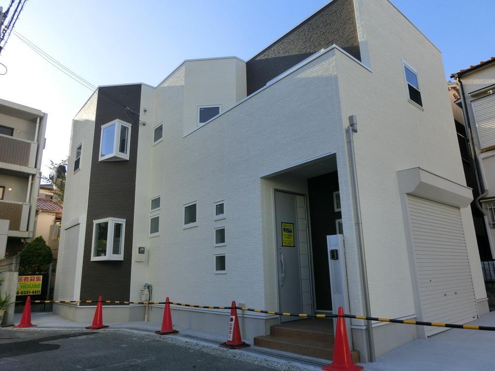 Building plan example (exterior photos). Building plan example