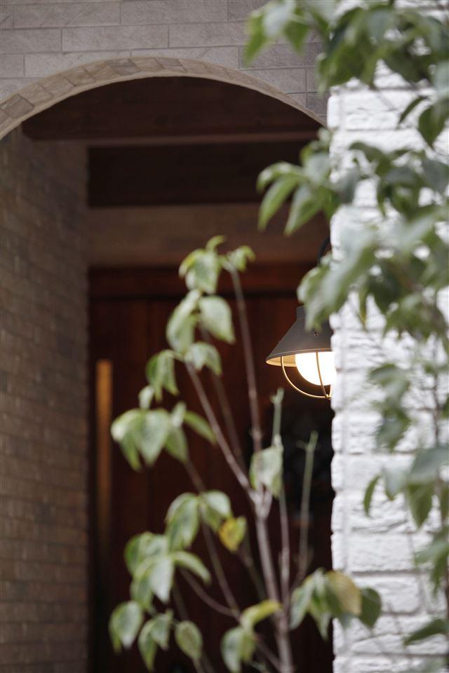 Local appearance photo. Installing the LED nightlight in the entrance, To ensure a bright cityscape that can be peace of mind for those who live in your family and community. Symbol tree is planted, Looks better and more is natural Kantoriteisuto appearance.