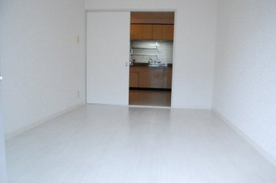 Living and room. Bright Western-style white was the keynote.