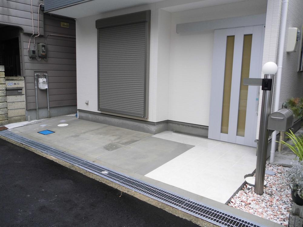 Parking lot. Local (10 May 2013) Shooting