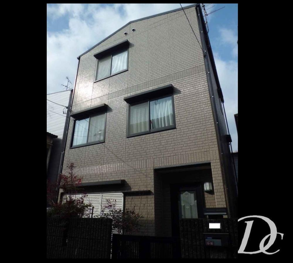 Local appearance photo