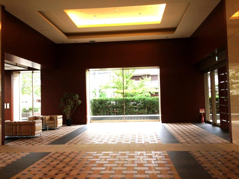 Entrance. Common areas