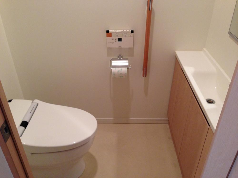 Toilet. Toilet (October 2013) Shooting