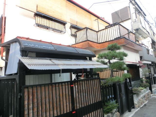 Local appearance photo. Indoor (12 May 2013) Shooting