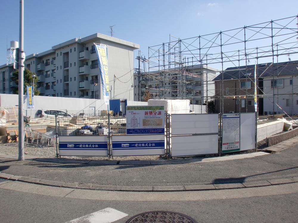 Local photos, including front road. Local (December 25, 2013) Shooting