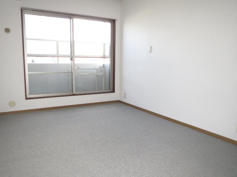 Other room space. Western-style front