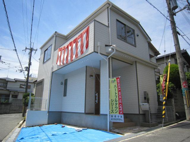 Local appearance photo. Since it is a corner lot is bright