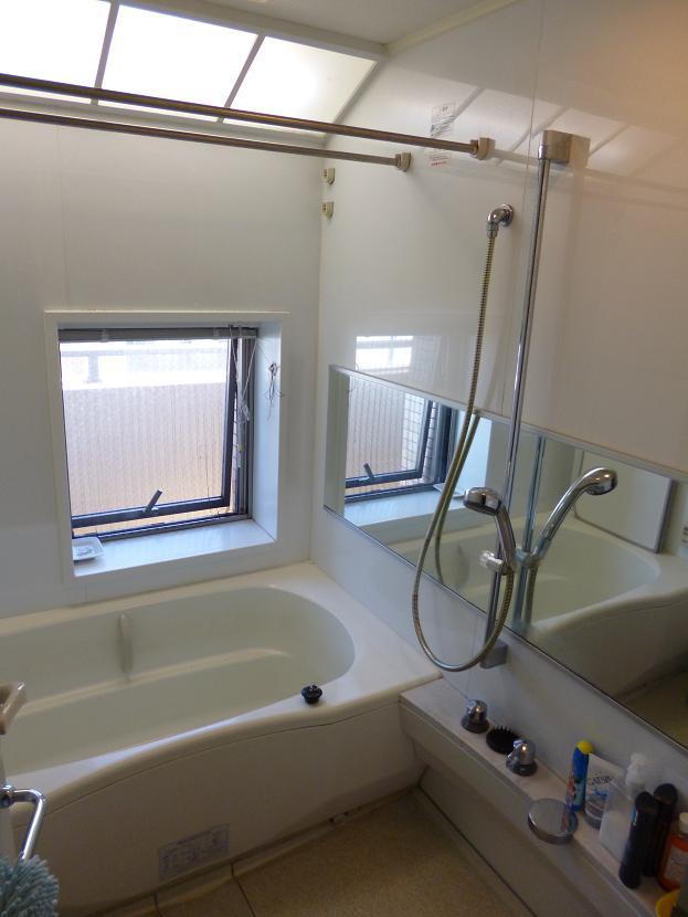 Bathroom. Indoor (11 May 2013) Shooting