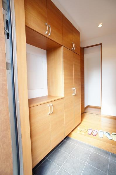 Receipt. Entrance storage