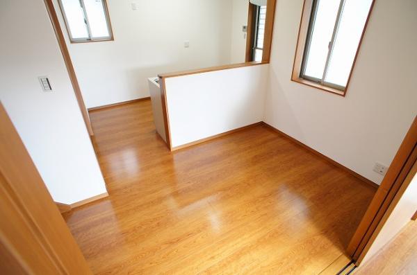 Living. living, It can be used as a spacious living room and combined with the next to the Western-style.