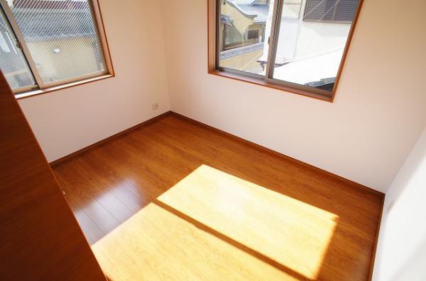 Non-living room. Western-style (bright Western-style of all rooms two-sided lighting. )