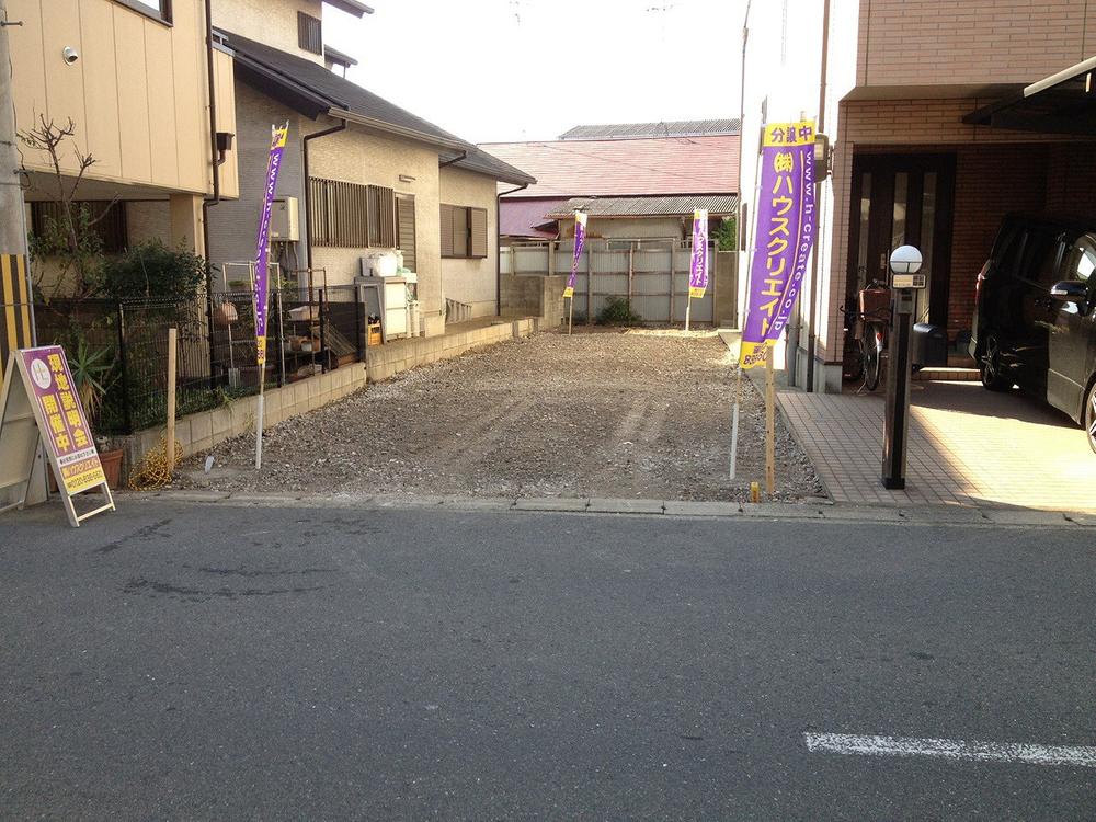 Local photos, including front road. Local land photo