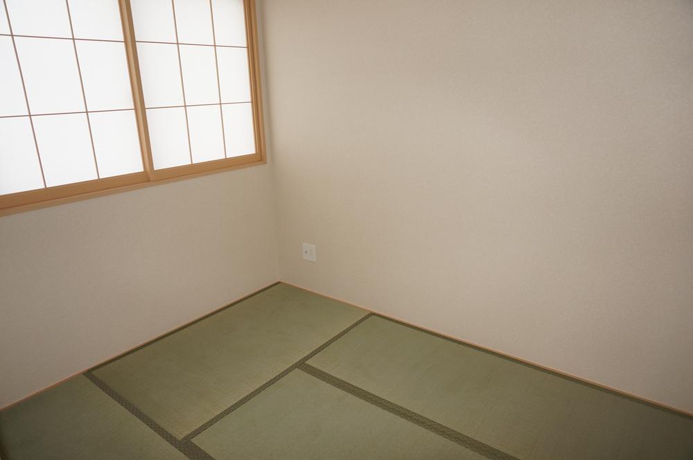 Non-living room. It's Japanese-style room is essential to the aged or from playing a small child