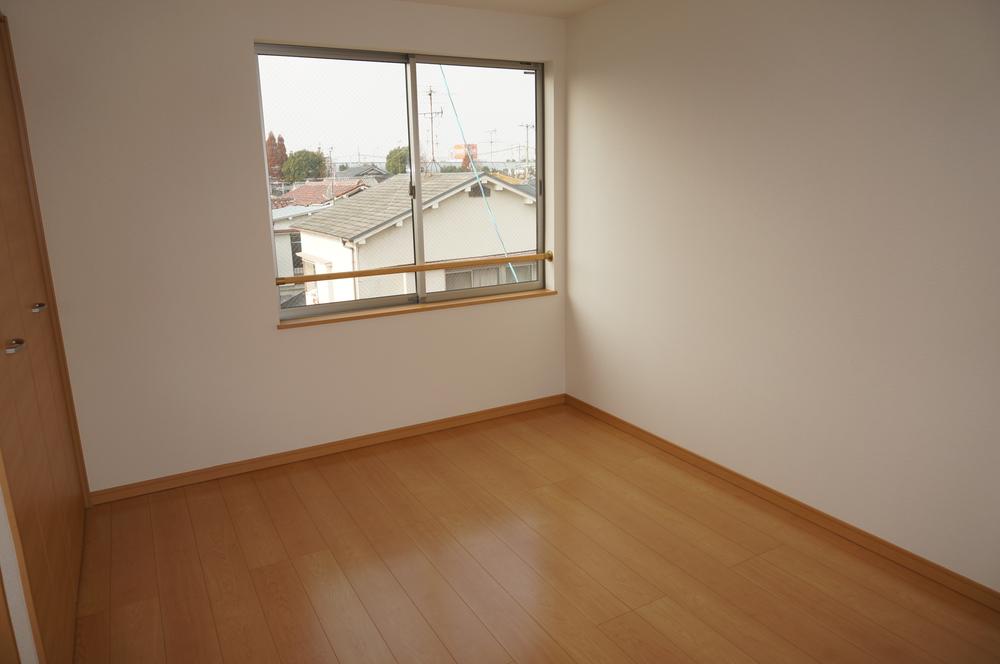 Non-living room. How in the children's room? , You can also you clean up firmly after playing spread a lot of toys