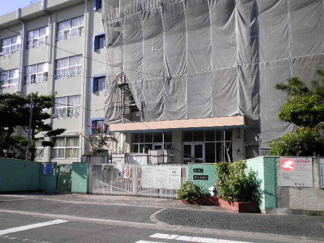 Junior high school. Toyonaka 1001m to stand tenth Junior High School