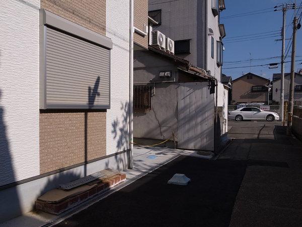 Local photos, including front road. Start a new life in this area!