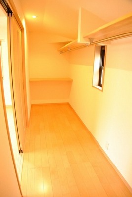 Receipt. Walk-in closet