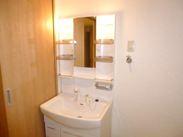 Wash basin, toilet