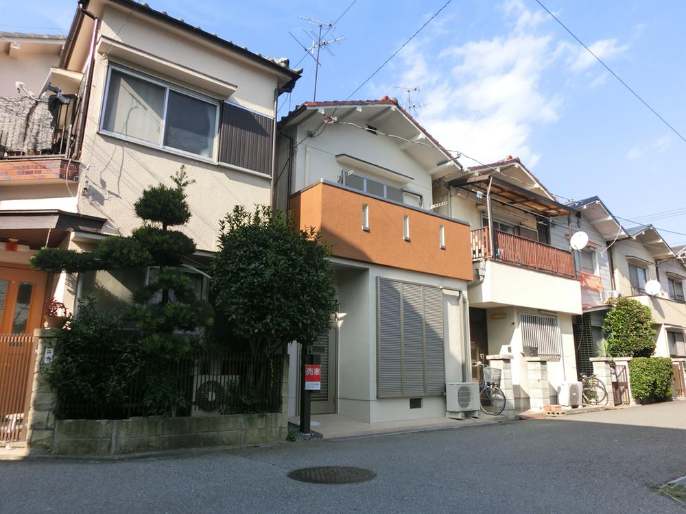 Local appearance photo. Sense of distance between the neighbor's, but close, In room, The sound was not worried. 