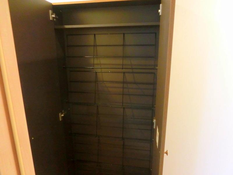 Other. Located in the left hand on the front door, Shoe box. It is a design that does not take the place. 