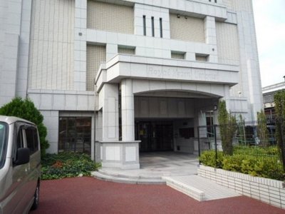 Entrance. Feeling of luxury is the entrance