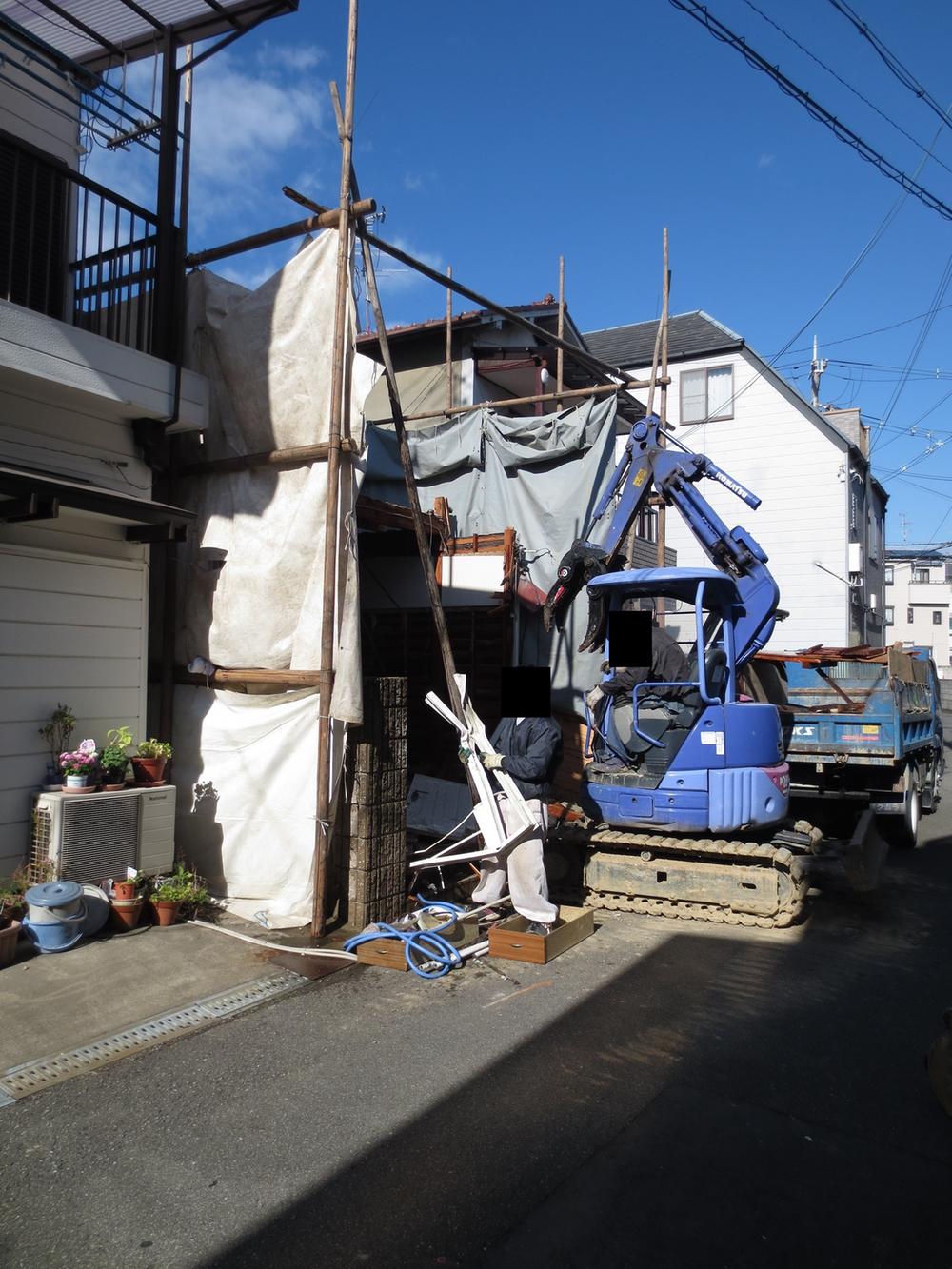 Local appearance photo. Currently being dismantled, It will soon become a vacant lot.