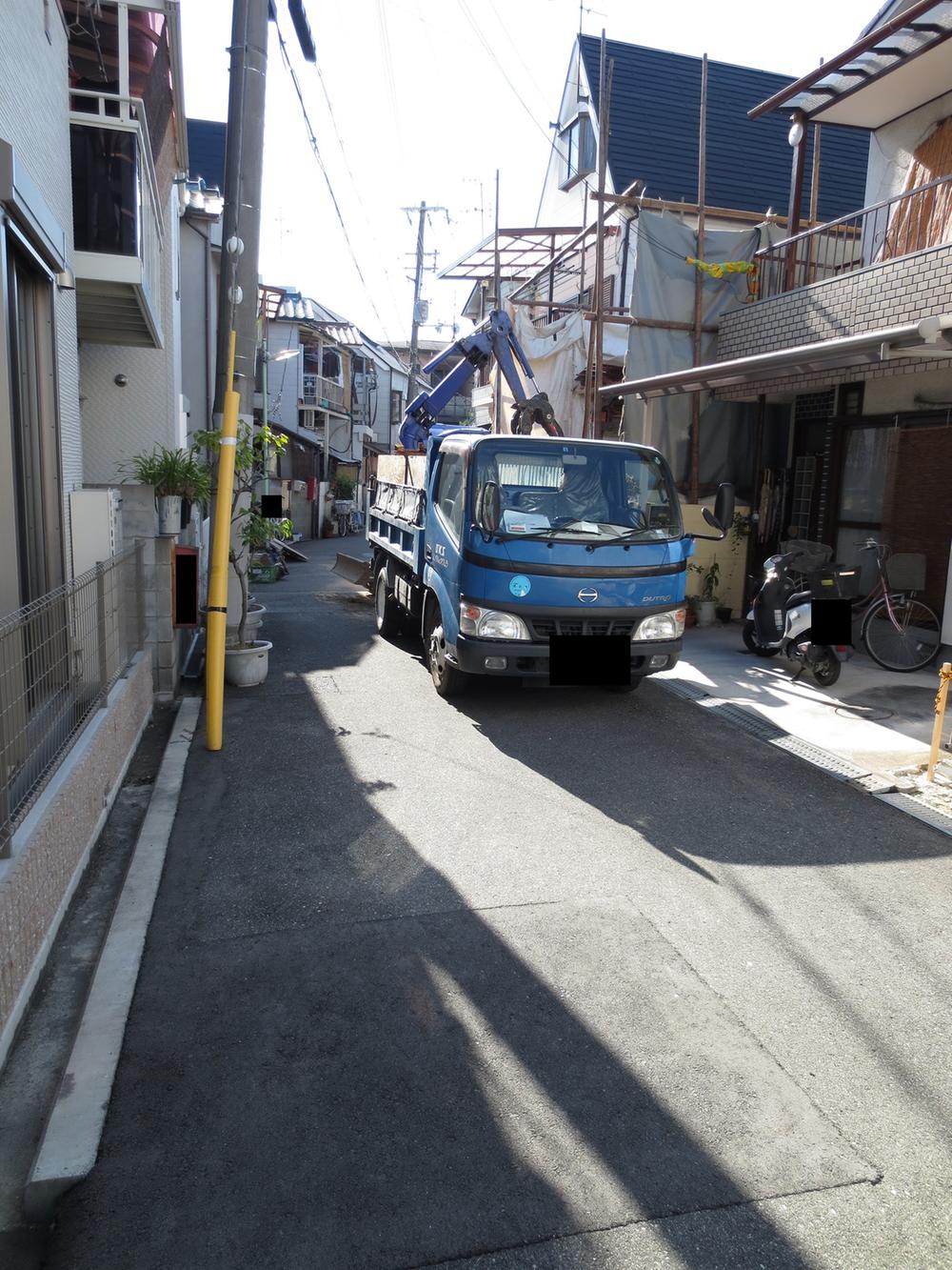 Local photos, including front road. Currently being dismantled