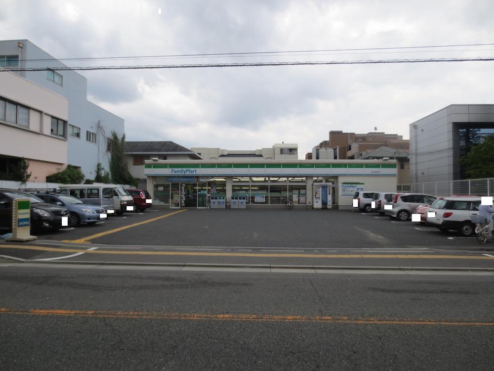 Convenience store. 503m to FamilyMart Toyonaka Kasuga-cho shop