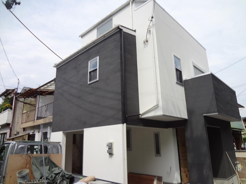 Local appearance photo. But it is currently under construction, It becomes a medium to visit. We look forward to your inquiry.