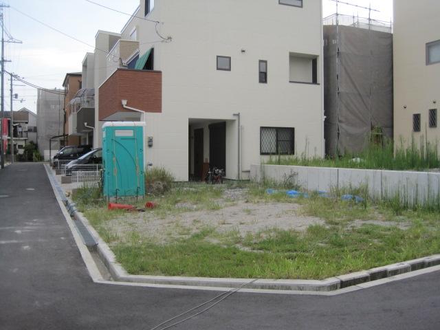 Local photos, including front road. Local (August 2013) Shooting