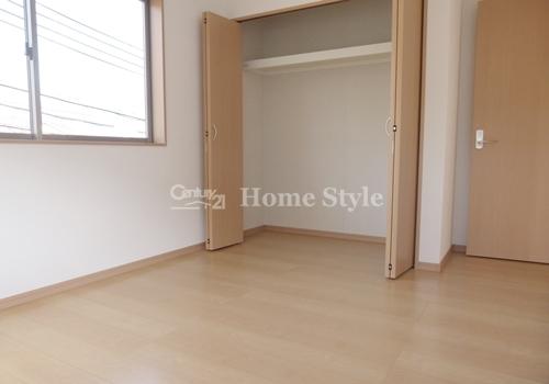 Non-living room. Storage preeminent