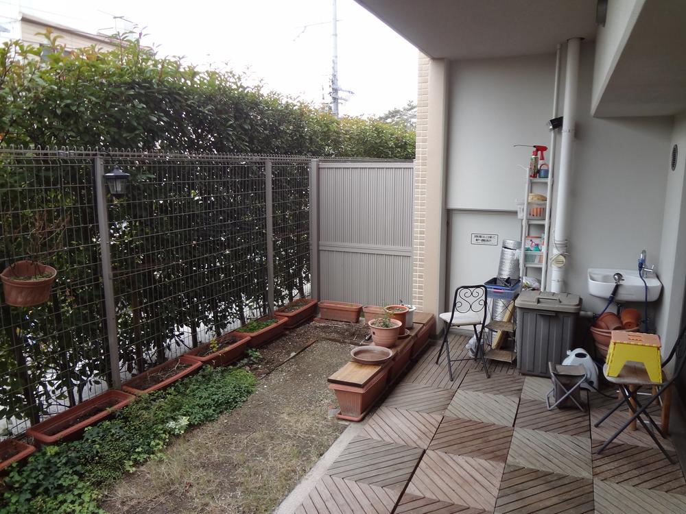 Garden. A private garden + terrace