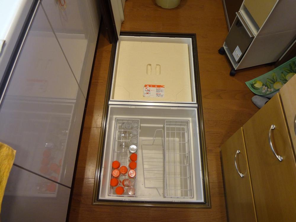 Receipt. Underfloor storage