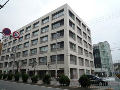 Government office. 400m to the government office (government office)