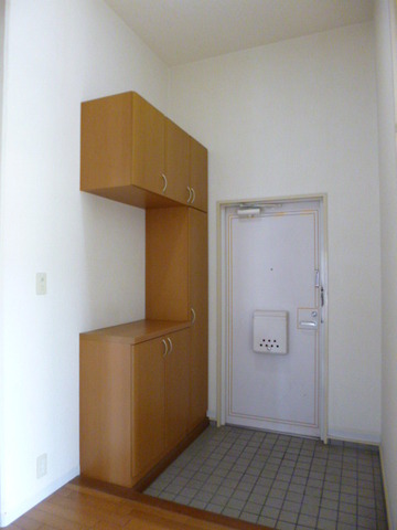 Entrance. Yes shoe box