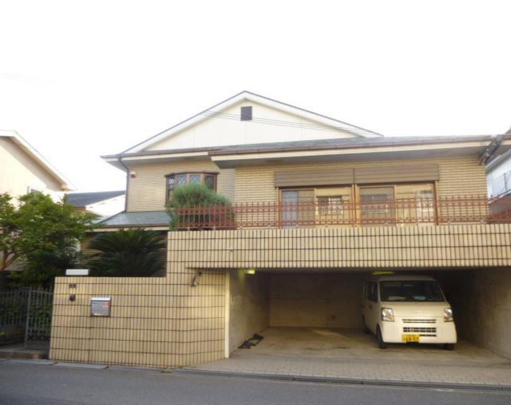 Local appearance photo. Local (11 May 2013) Shooting