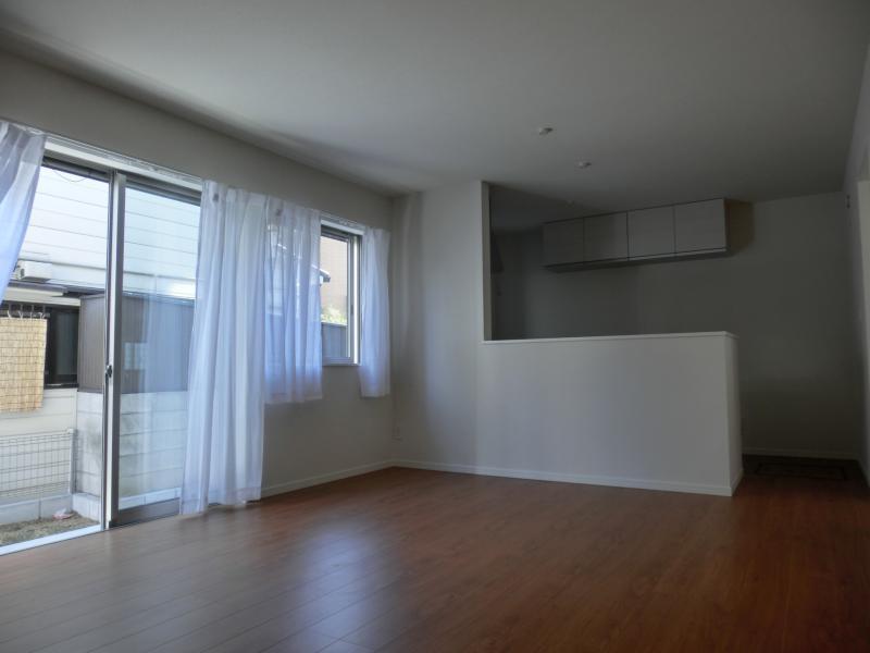 Living. Counter kitchen ☆