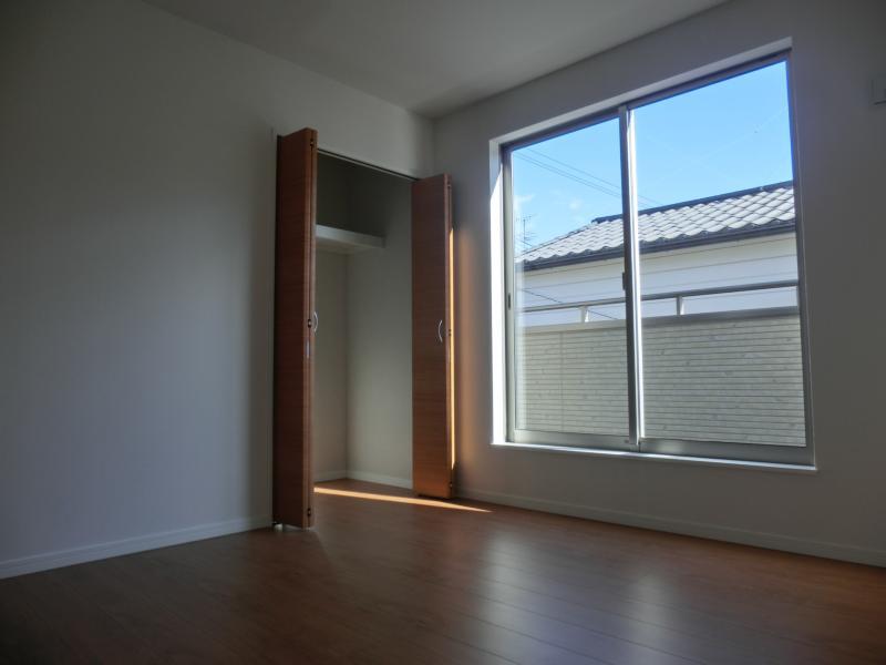 Non-living room. Bright bedroom ☆