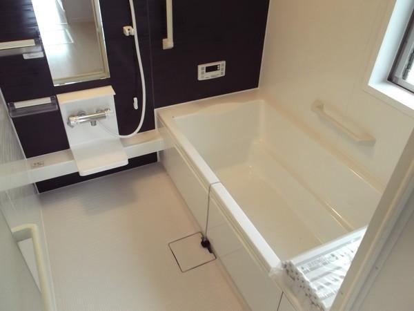Bathroom. Slowly enjoy spacious bathroom also sitz bath ☆