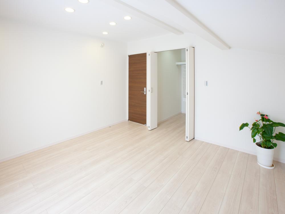 Non-living room. 2 Kaiyoshitsu