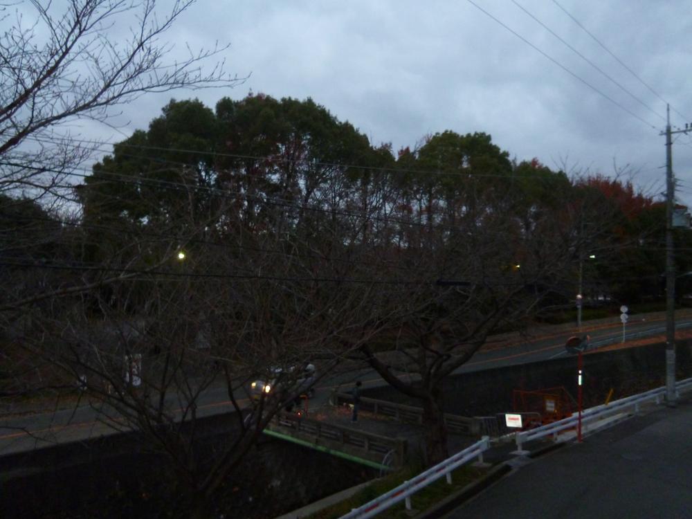 View photos from the dwelling unit. View from the site (December 2013) Shooting