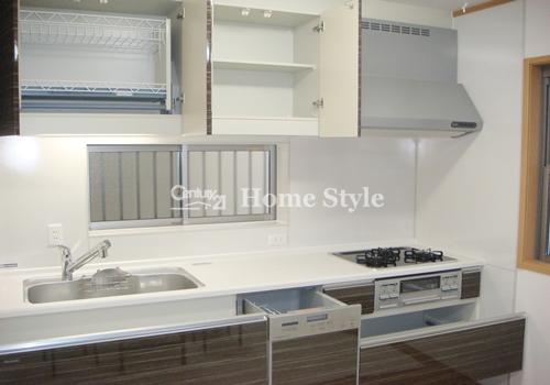 Kitchen. Storage space of large capacity! !