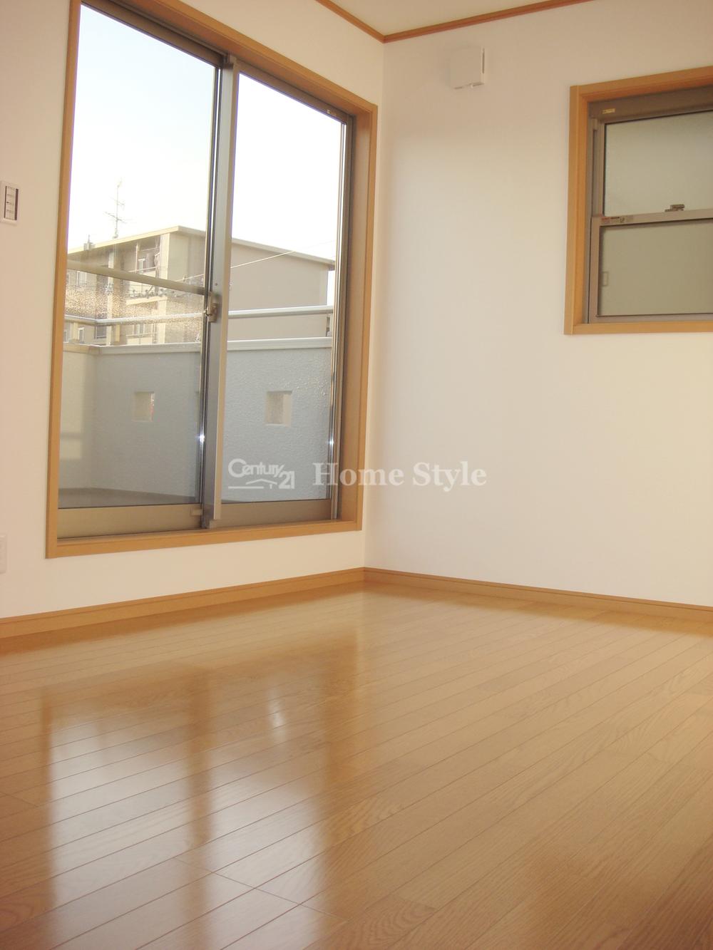 Non-living room. Indoor (12 May 2013) Shooting