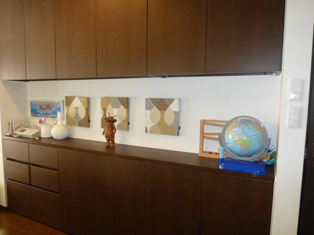 Receipt. Shelf with built