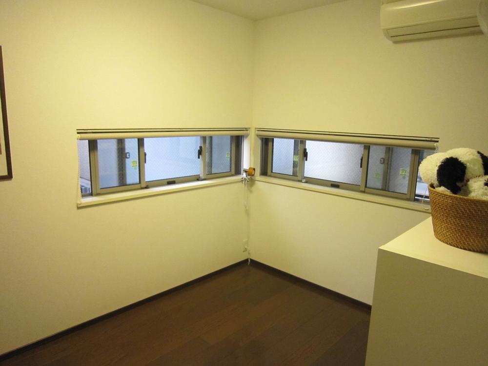 Non-living room. 1F closet It can be used as a Western-style. 