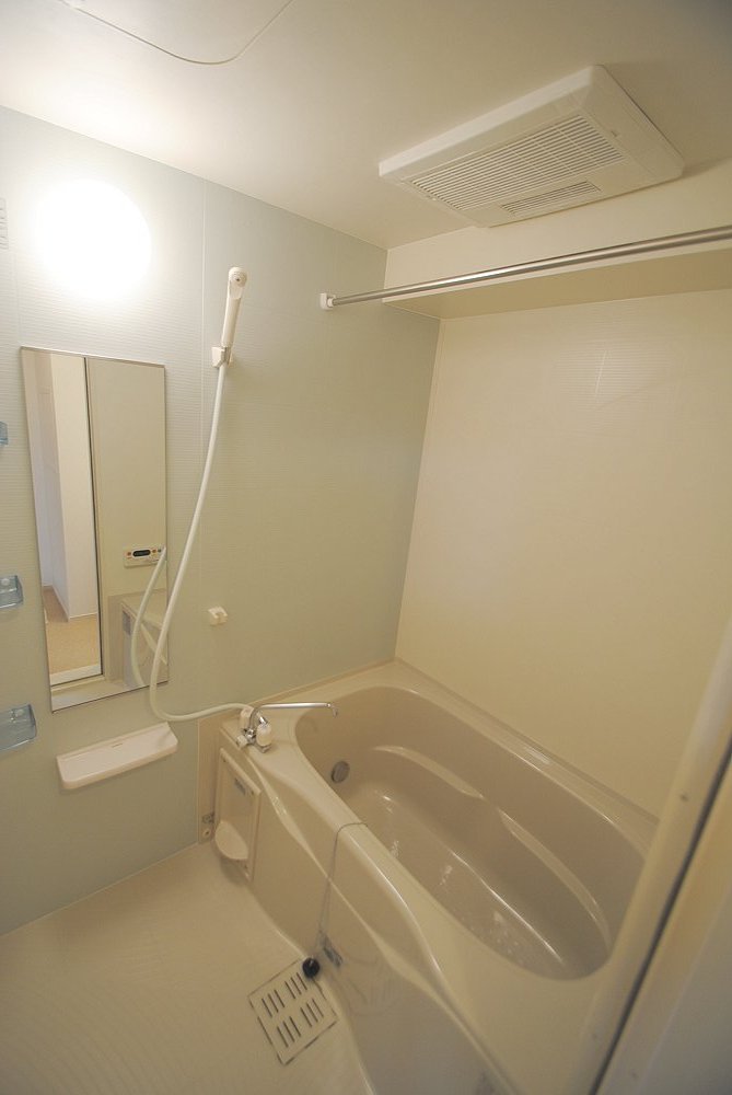 Bath. It is a photograph of the same type. Please refer to!