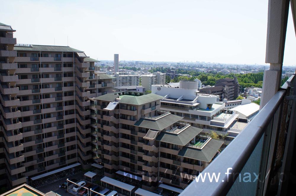View photos from the dwelling unit. View from the site (August 2013) Shooting