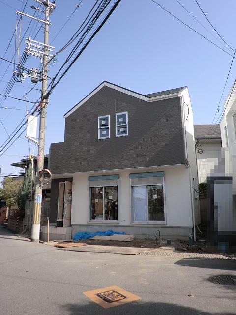 Local appearance photo. Local (08 May 2013) Shooting