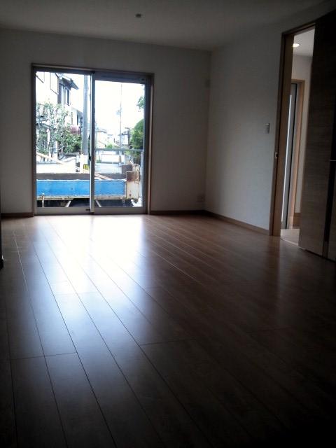 Living. Indoor (08 May 2013) Shooting